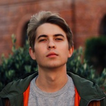 Александр Асеев