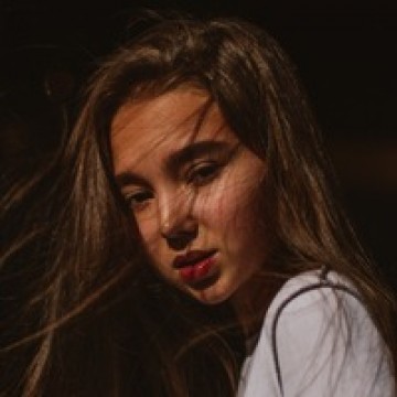 Элли Райкова