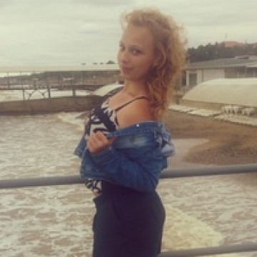 Юлия Лобова